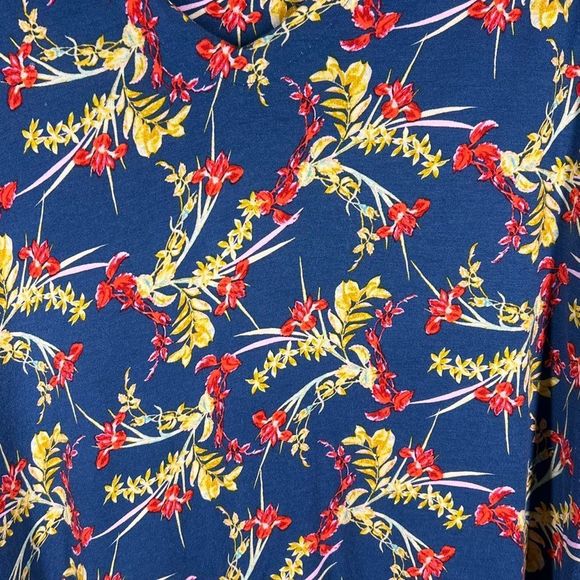 Tommy Bahama Womens Sz M Floral Knit Top Asymmetrical Hem - Picture 3 of 7